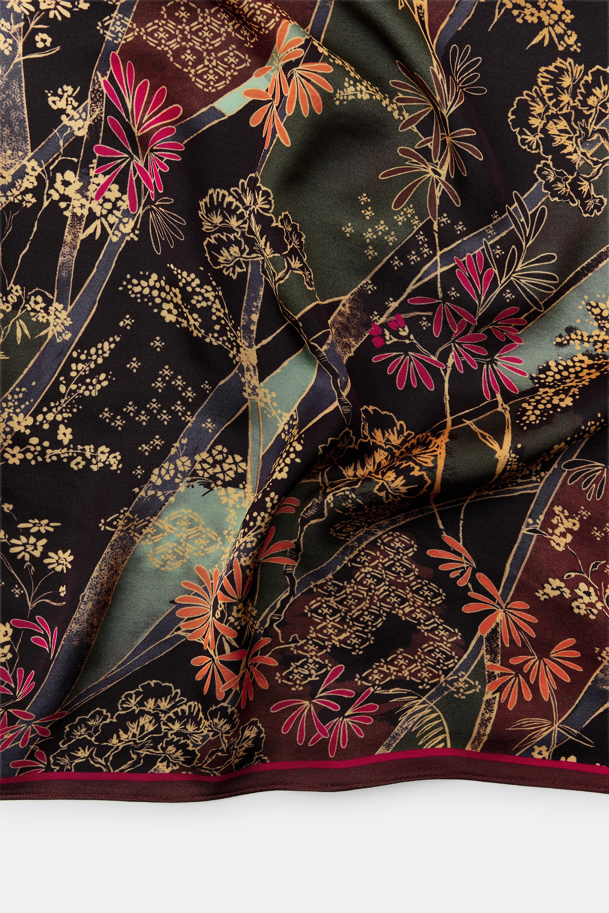 FOULARD EN VISCOSE À IMPRIMÉ FLEURI